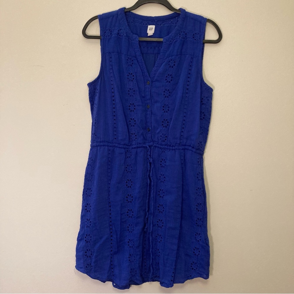 Gap embroidered eyelet dress ☀️ summer sale!